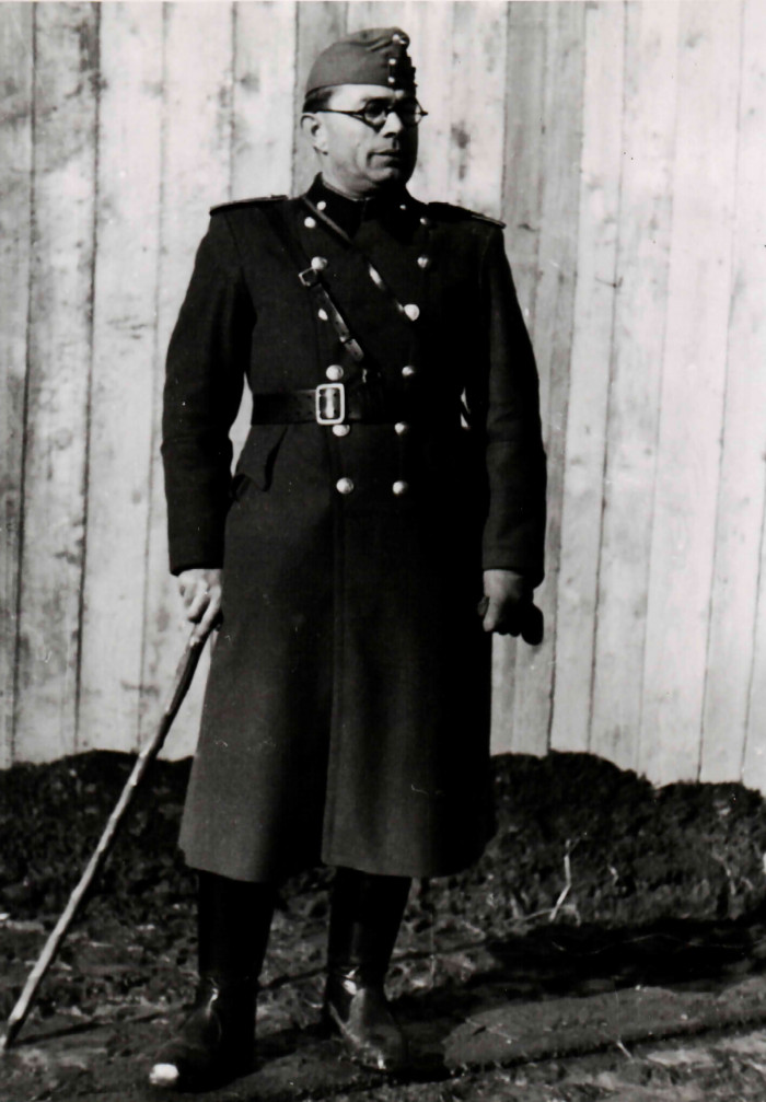Váradi Antal hadnagy egyenruhában