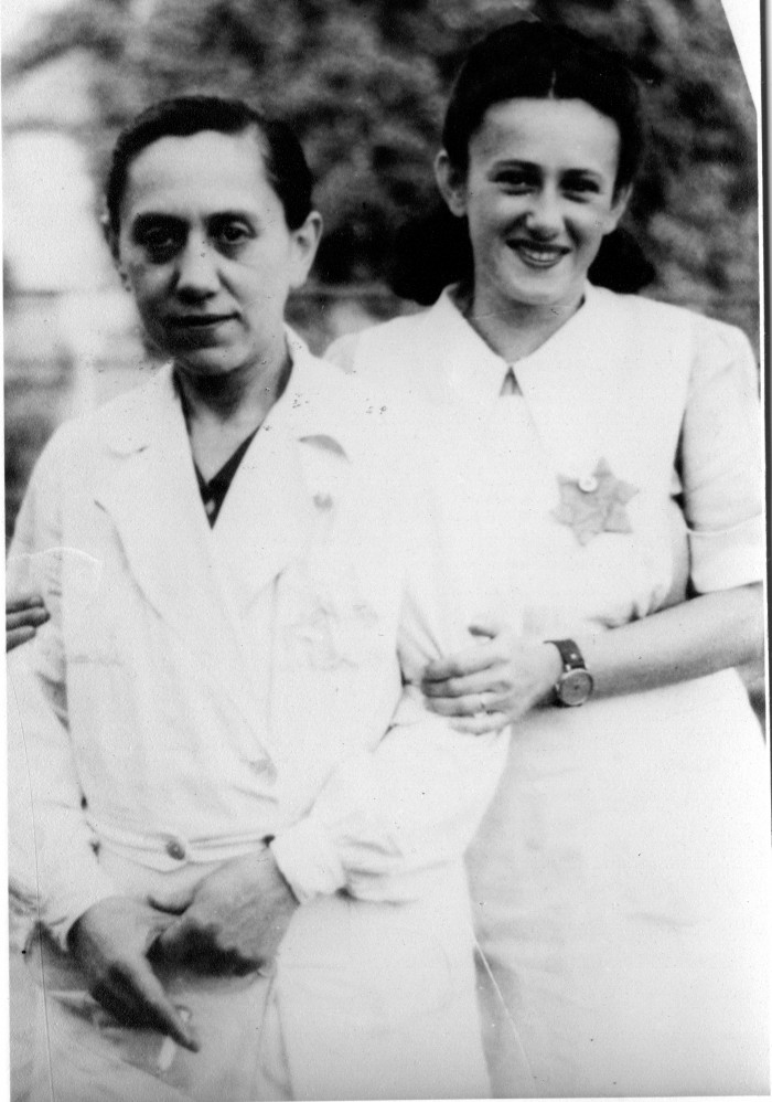 Hart Ilona (balról) és lánya, Klein Júlia a kolozsvári zsidó kórházban