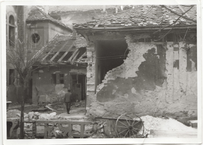 A háborúban megsérült Páva utcai zsinagóga I.