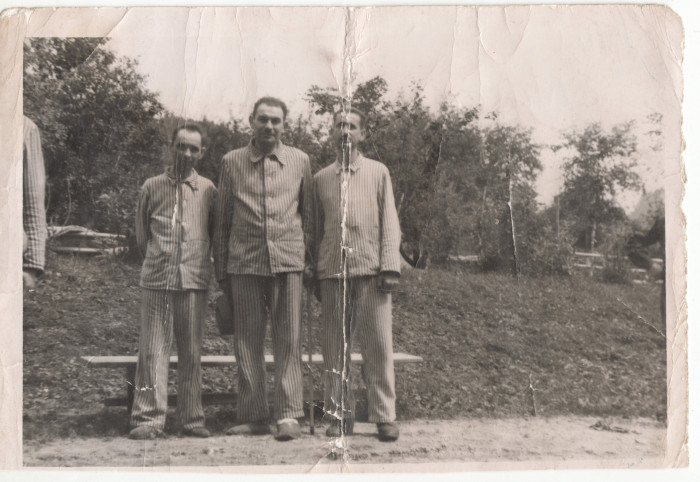 Klein Andor és két társa Ebensee-ben, felszabadulás után